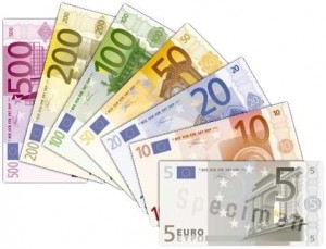 В безналичных расчётах стал применяться евро