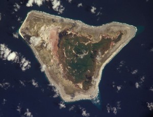 Адмирал Байрон обнаружил в Тихом океане остров Молден