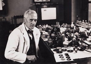Александр Флеминг первым в мире выделил пенициллин