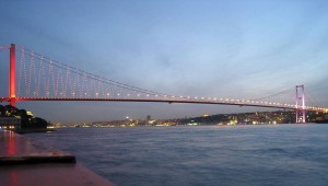 Открыт Босфорский мост между Европой и Азией